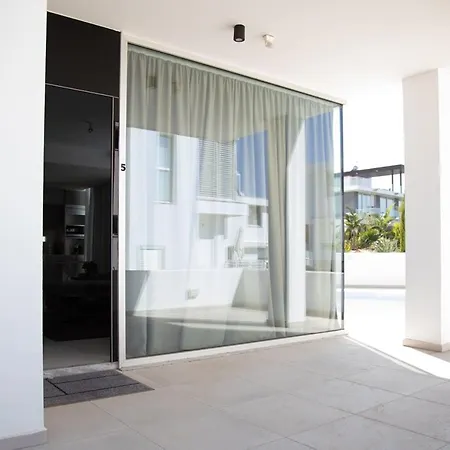 Brand New 2-floor With Private Swimming Pool 빌라