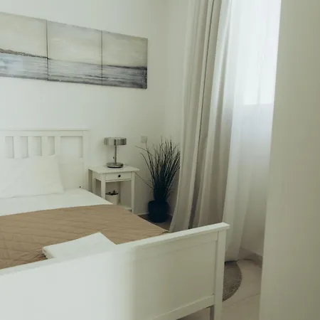 Brand New 2-floor With Private Swimming Pool 别墅