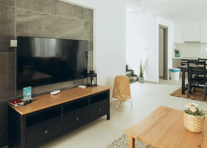 Brand New 2-floor With Private Swimming Pool 别墅 *