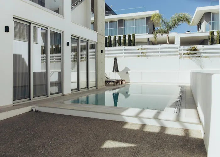 别墅 Brand New 2-floor With Private Swimming Pool 普罗塔拉斯