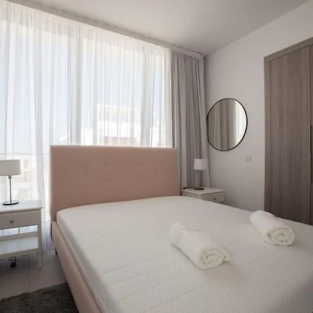 Brand New 2-floor With Private Swimming Pool