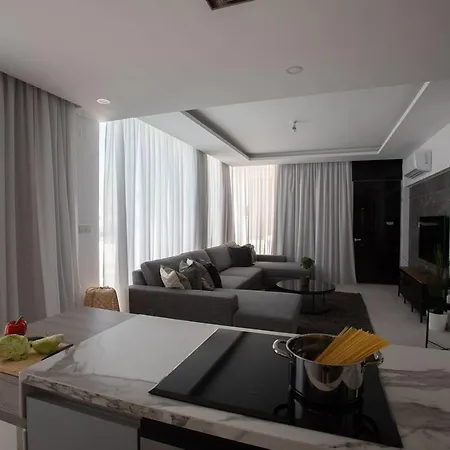 Brand New 2-floor With Private Swimming Pool 빌라 *