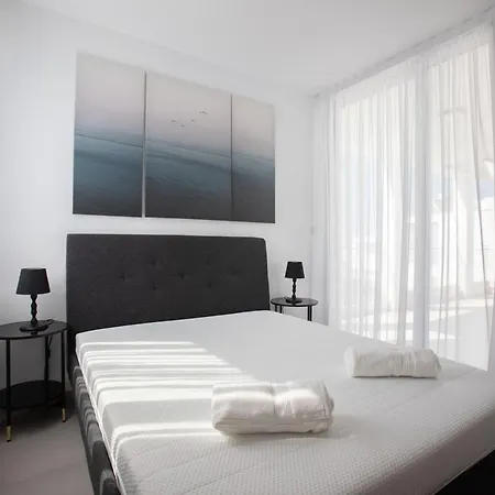 빌라 Brand New 2-floor With Private Swimming Pool *