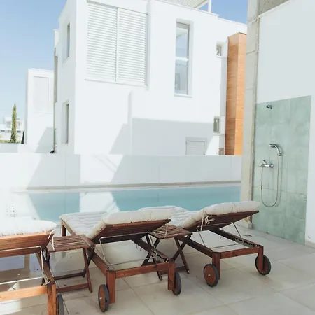 Brand New 2-floor With Private Swimming Pool 빌라