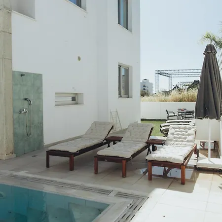 Brand New 2-floor With Private Swimming Pool 빌라 *