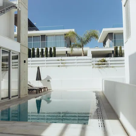 Villa Brand New 2-floor With Private Swimming Pool *