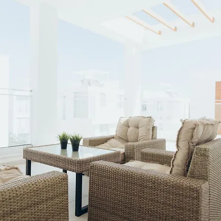 빌라 Brand New 2-floor With Private Swimming Pool *