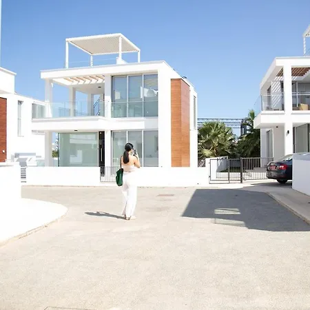 Brand New 2-floor With Private Swimming Pool Πρωταράς